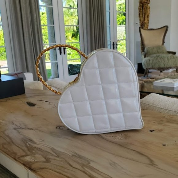 Chanel Vintage Heart Bag 1990's - Picture 2 of 11
